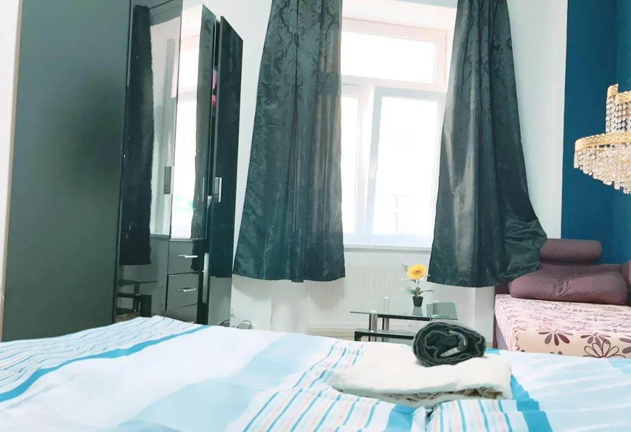 H Comfort Studio 3P Km Viena Apartamento